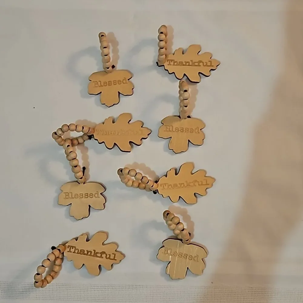 Set of 8 Napkin Rings: Thankful  &  Blessed